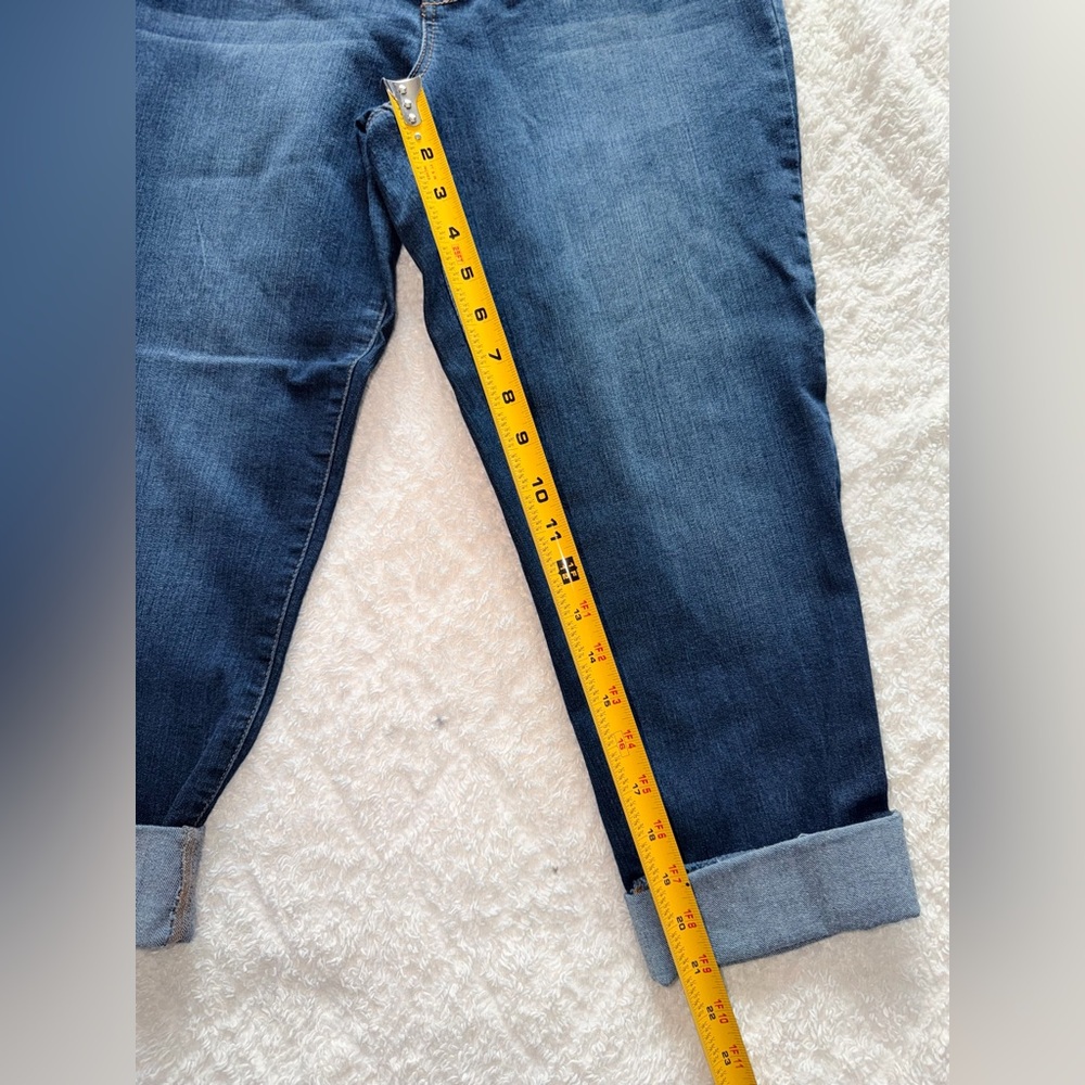 Stretch Capri Jeans - Picture 4 of 7
